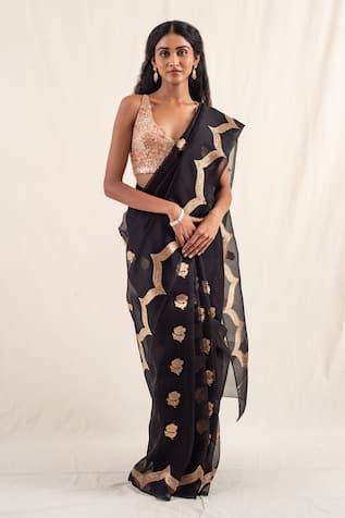 Priyanka Raajiv Chaura Floral Pattern Saree With Unstitched Blouse Piece 