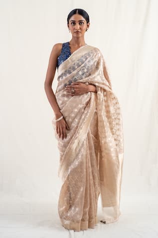 Priyanka Raajiv Ima Floral Pattern Saree With Unstitched Blouse Piece 