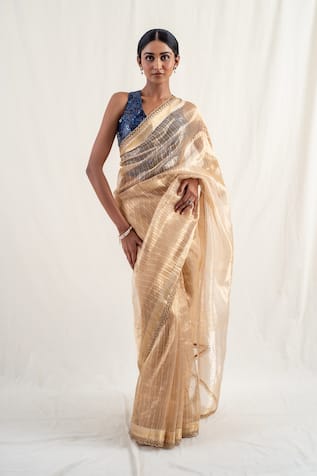 Priyanka Raajiv Lakkar Striped Pattern Saree With Unstitched Blouse 