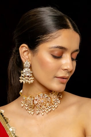 SHLOK JEWELS Geometric Kundan Embellished Choker Set 