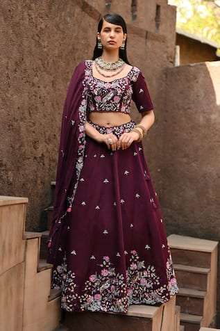 Label Deepshika Agarwal Floral Embroidered Lehenga Set 