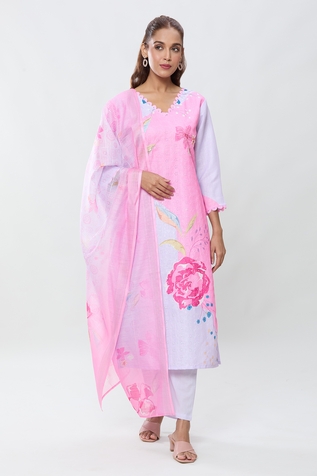 Adara Khan Floral Schiffli Pattern Kurta Set