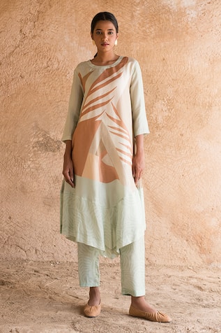 Clos Printed Asymmetric Tunic Kurta With Pant 