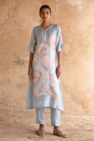 Clos Floral Print Straight Kurta With Pant 