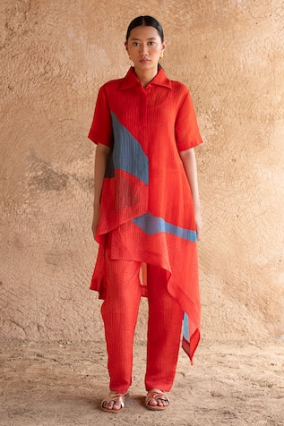 Clos Asymmetric Kurta & Pant Set 