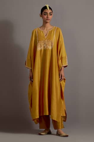 Deep Thee Hand Embroidered Yoke Kaftan With Pant 