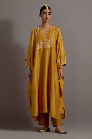 Deep Thee Hand Embroidered Yoke Kaftan With Pant