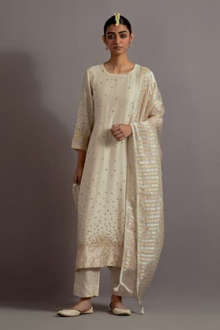 Deep Thee Floral Booti Embroidered Straight Kurta Set 