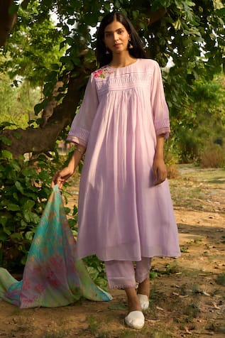 Priti Prashant Maina Pleated Kurta Set With Floral Dupatta 