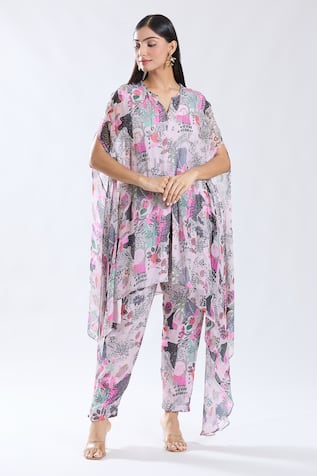 Floral Pattern Embroidered Cape Kurta & Pant Set 