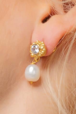 Dainty Drop Pearl Earrings 