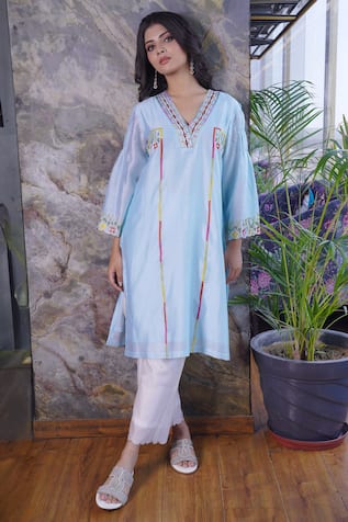 Myra Clothing Line Floral Resham Work Kurta With Pant 