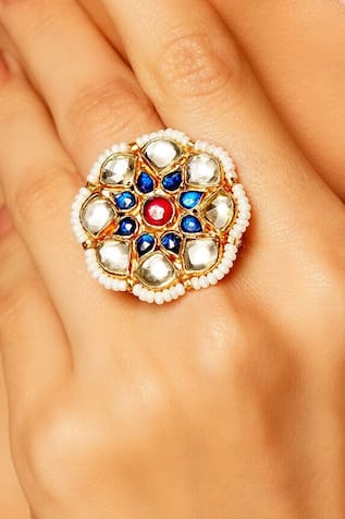 MAISARA JEWELRY Floral Carved Ring 