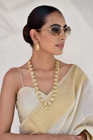 Floret Kundan Embellished Necklace Set 