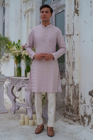 Amrit Dawani Textured Bundi & Kurta Set 