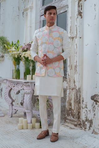 Amrit Dawani Bead Embroidered Bundi & Kurta Set 