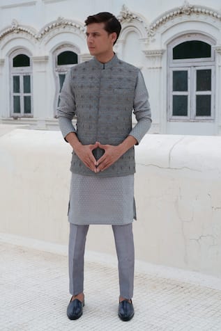 Amrit Dawani Diamond Embroidered Bundi & Kurta Set 