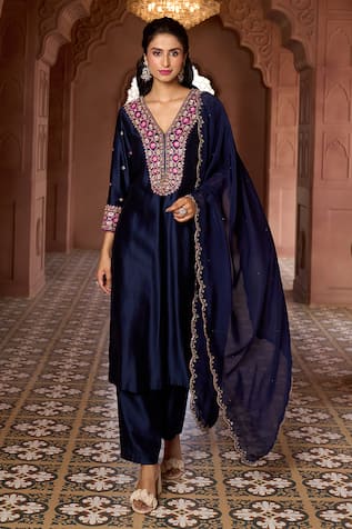 Aariyana Couture Embroidered Silk Chanderi Kurta Set 