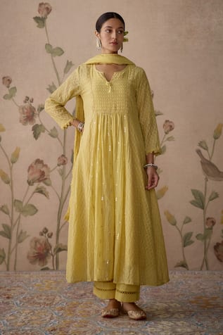 Kritika Dawar Sequin Embroidered Chanderi Kurta Set 