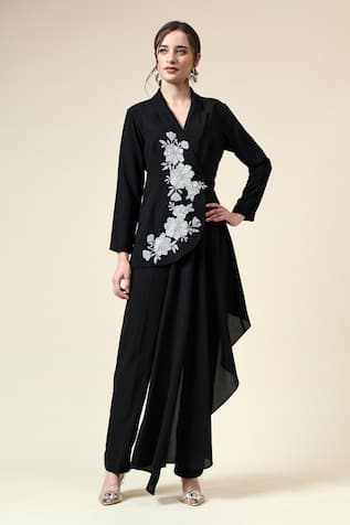 Aakaar Floral Embroidered Asymmetric Blazer With Pant 