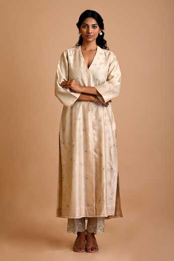 Mityan Dahlia Embroidered Kurta & Pant Set 