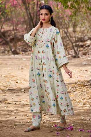 Pozruh by Aiman Jasmine Floral Checkered Print Kurta 