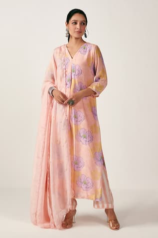 Blooming Threads Bagicha Blossom Print Kurta Pant Set 