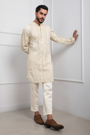 Geometric Thread Embroidered Kurta With Pant 