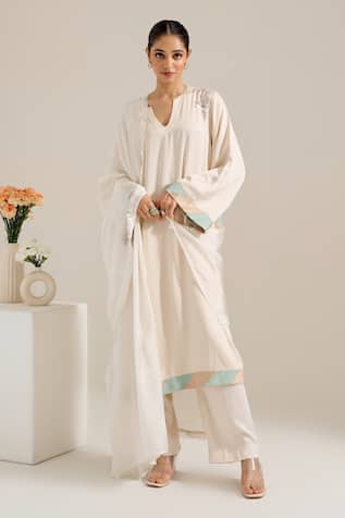 Siyona by Ankurita Lily Shoulder Embroidered Kurta Set 