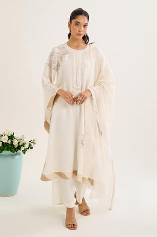 Siyona by Ankurita Nargis Embroidered Kurta Set 