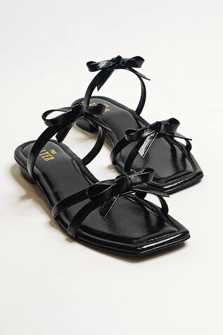 Solid Strappy Flats 
