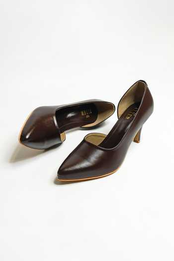 The Alter Lizzy Pointed Toe Pumps 