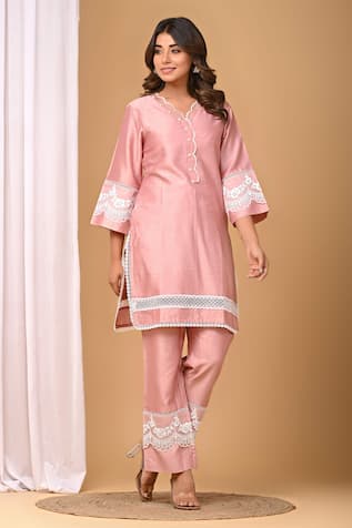 Gulabik Jaipur Chanderi Lace Embellished Kurta With Pant 