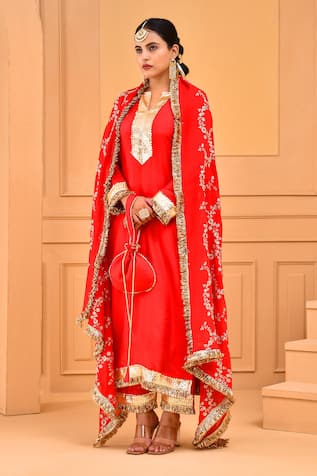 Bannhi Embroidered Kurta Set 