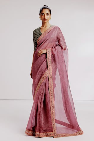 Taisha Textured Saree Set With Kadhwa Woven Blouse 