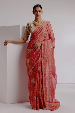 Taisha Thread Embroidered Floral Banarasi Saree Set 