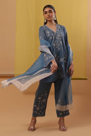 Sue Mue Hiba Gardenia Dori Embroidered Kurta Pant Set 