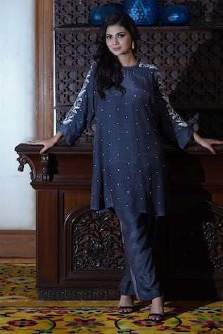 Myra Clothing Line Floral Threadwork Kurta With Pant 