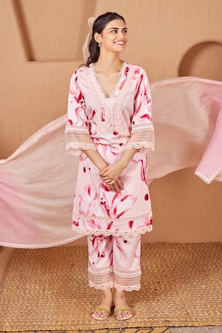 Bhawna Sethi Rosella Printed Lace Kurta Set With Dupatta 