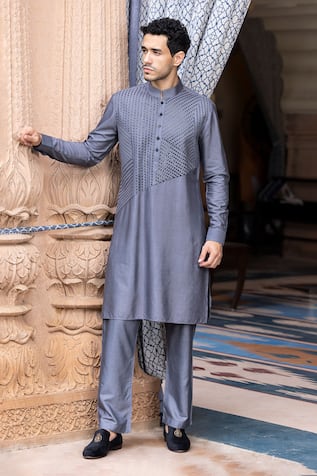 AMIT ARORA Linear Metal Work Kurta With Aligadi Pant 