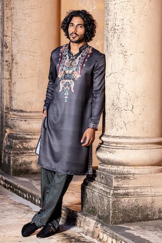 AMIT ARORA Abstract Flora Print Kurta With Aligadi Pant 