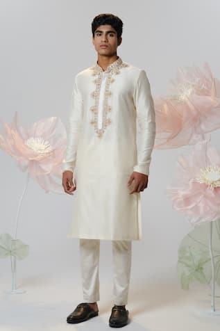 House of KOA Embroidered Front Pati Kurta With Pant 