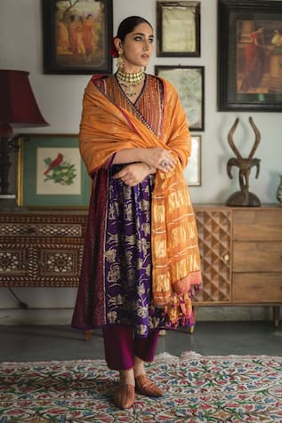 Swatti Kapoor Hand Woven Chanderi Nuhal Dupatta 