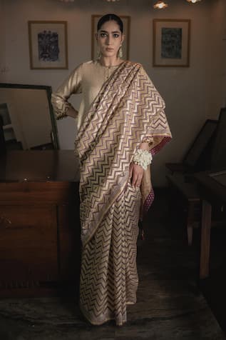 Swatti Kapoor Hand Woven Geometric Pattern Surinder Saree 