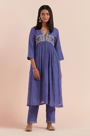 Priya Chaudhary Blue Floral Embroidered Kurta Set 