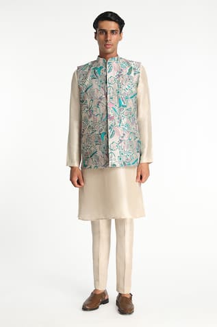 Aisha Rao Floral Pattern Bundi With Kurta Set 