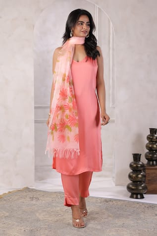 Geroo Jaipur Spring Serenity Solid Kurta Set With Handpainted Dupatta 