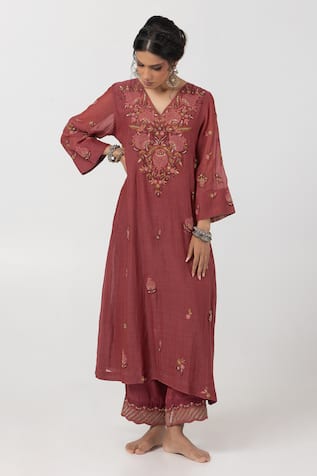 Pants And Pajamas Floral Embroidered Kurta 