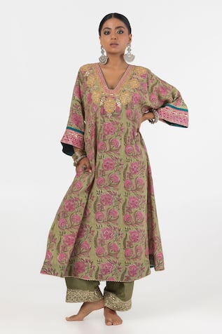 Pants and Pajamas Thread Embroidered Kurta 