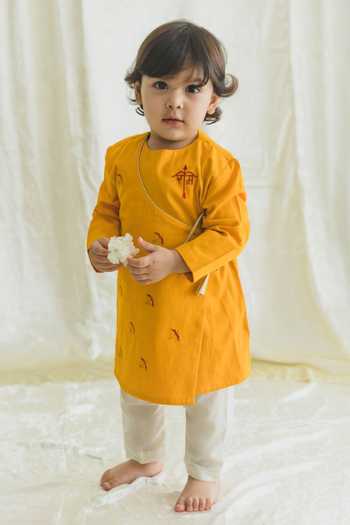 Tiber Taber Embroidered Dhanush Baan Kurta Pyjama Set 